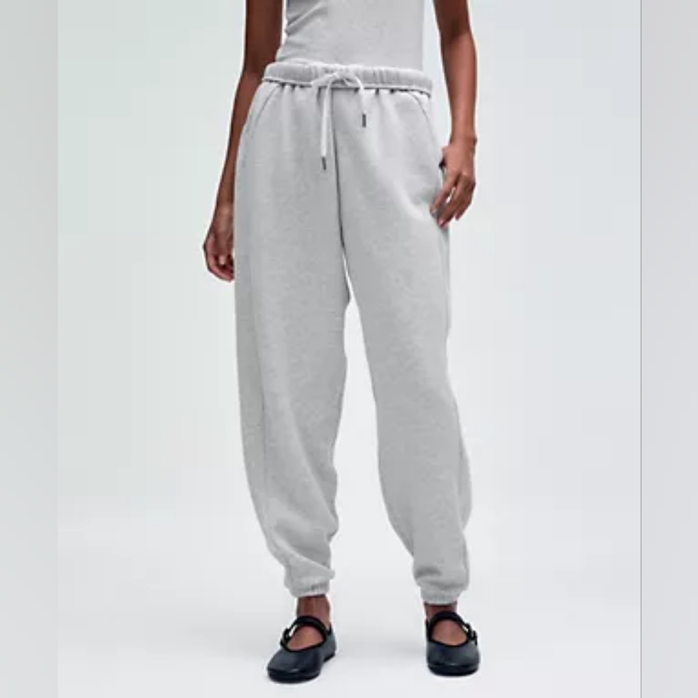 Lululemon, Scuba Mid-rise Oversized Jogger, Short, Size Small, Excellent Cond'n